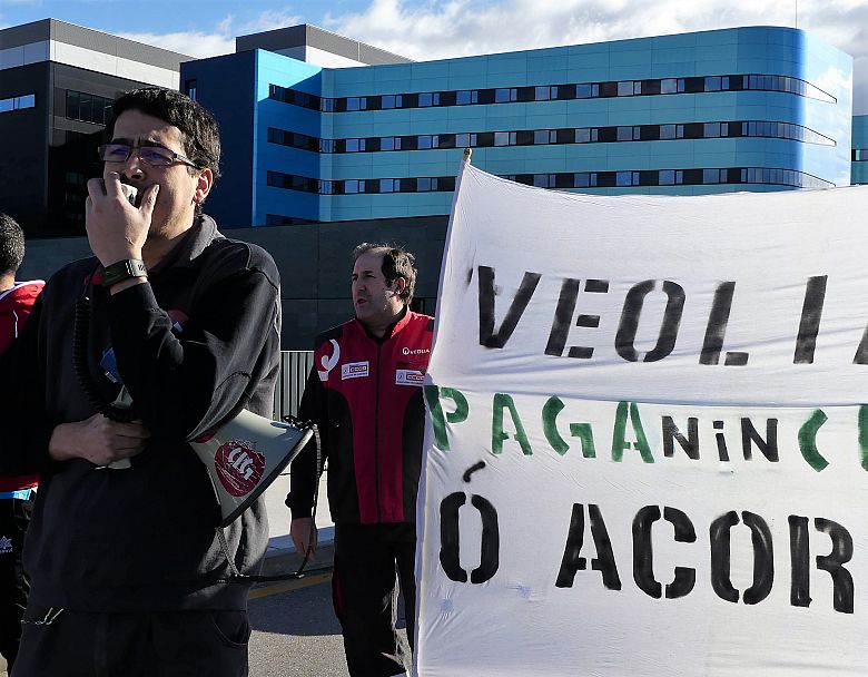 17-11-29 ProtestaMantementoCunqueiro03.JPG